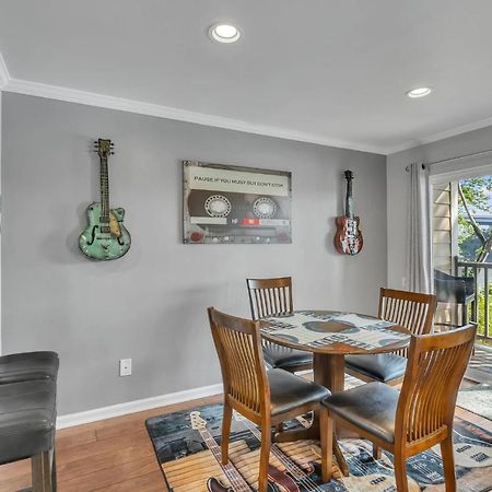Nash Star Private Condo - 2Bed, 2Bath, Sleep 6, 25 Min Walk To Broadway And All Nashville Attractions, Pool, Gym Zewnętrze zdjęcie