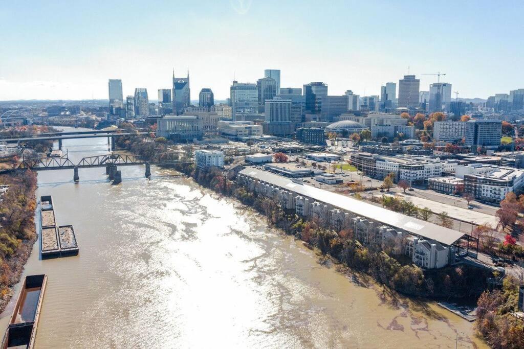 Nash Star Private Condo - 2Bed, 2Bath, Sleep 6, 25 Min Walk To Broadway And All Nashville Attractions, Pool, Gym Zewnętrze zdjęcie