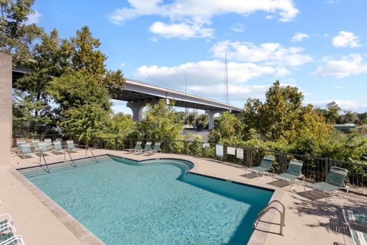 Nash Star Private Condo - 2Bed, 2Bath, Sleep 6, 25 Min Walk To Broadway And All Nashville Attractions, Pool, Gym Zewnętrze zdjęcie