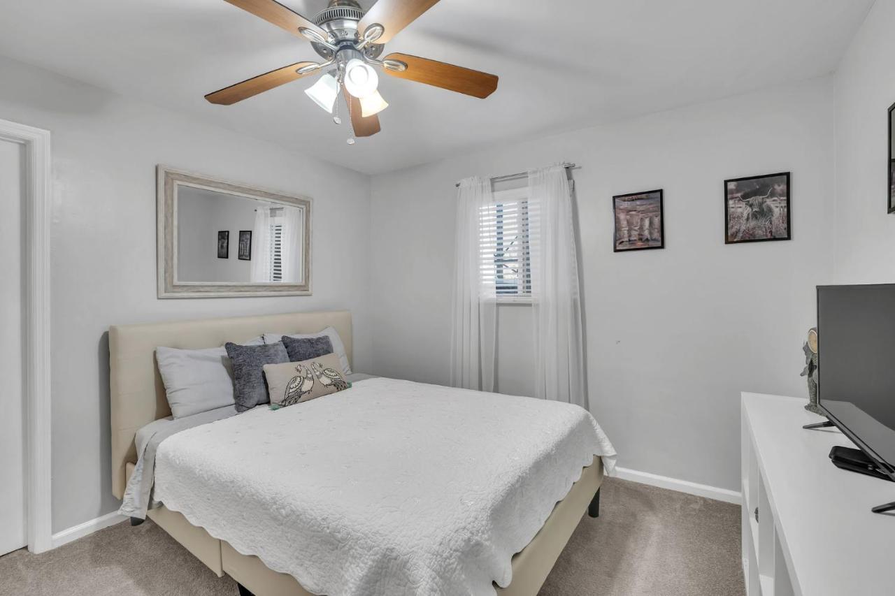 Nash Star Private Condo - 2Bed, 2Bath, Sleep 6, 25 Min Walk To Broadway And All Nashville Attractions, Pool, Gym Zewnętrze zdjęcie