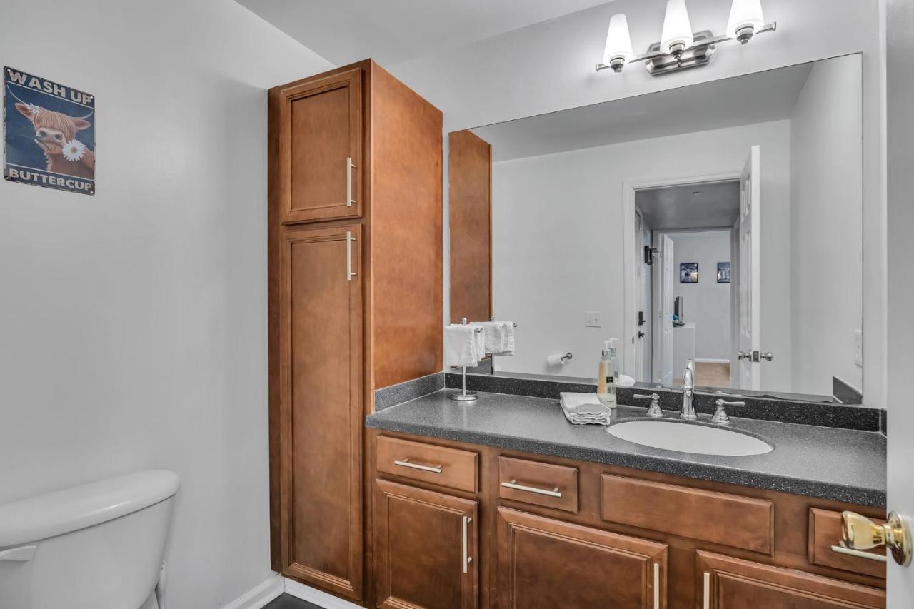 Nash Star Private Condo - 2Bed, 2Bath, Sleep 6, 25 Min Walk To Broadway And All Nashville Attractions, Pool, Gym Zewnętrze zdjęcie